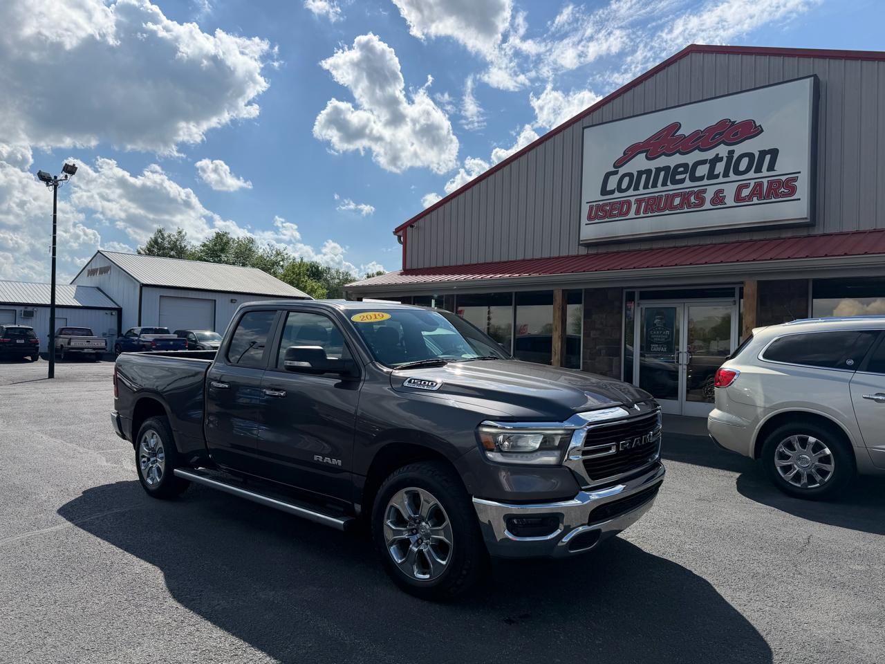 RAM 1500 Big Horn 4x4 Quad Cab 6'4" Box 2019