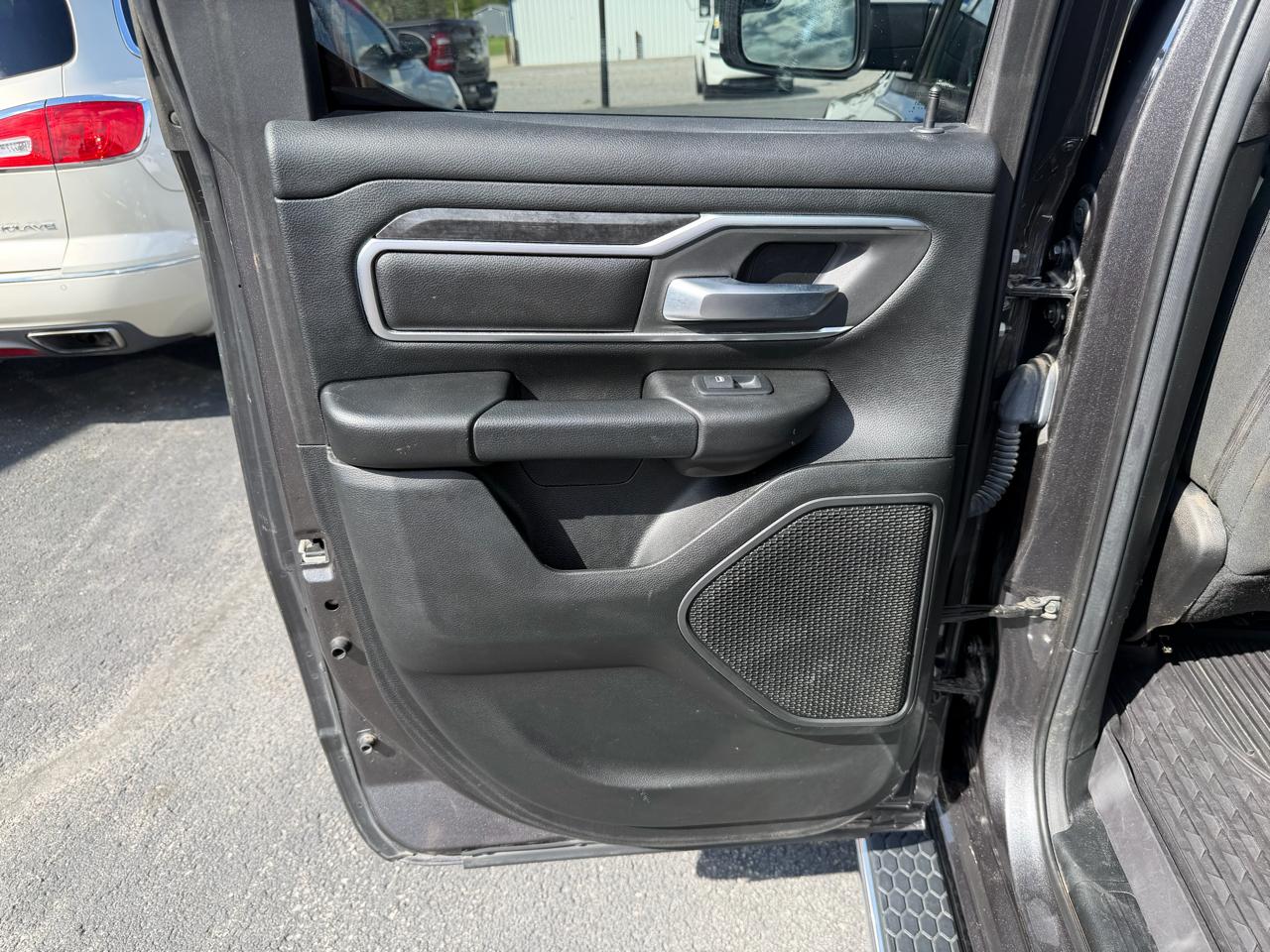 RAM 1500 Big Horn 4x4 Quad Cab 6'4" Box 2019