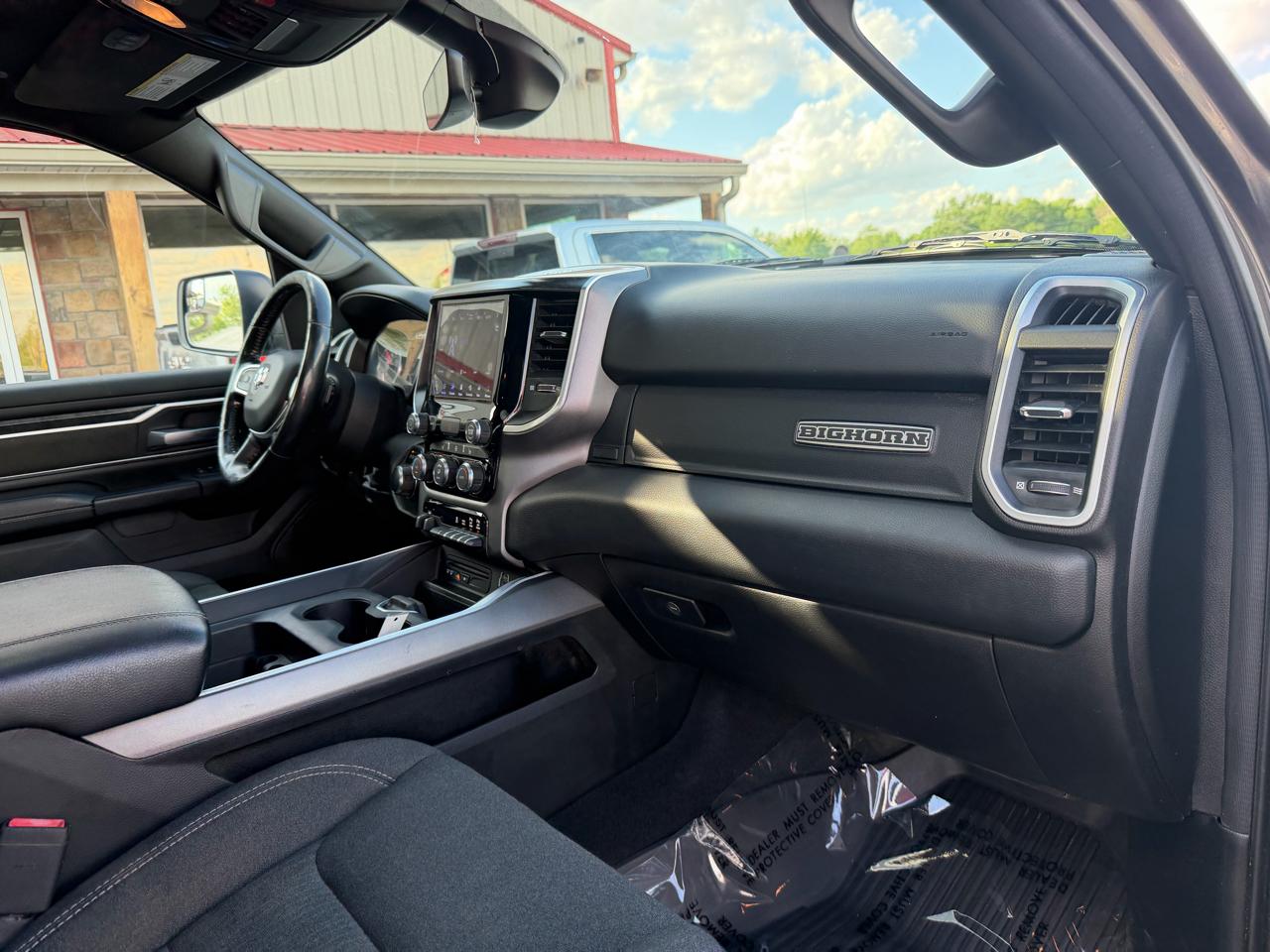 RAM 1500 Big Horn 4x4 Quad Cab 6'4" Box 2019