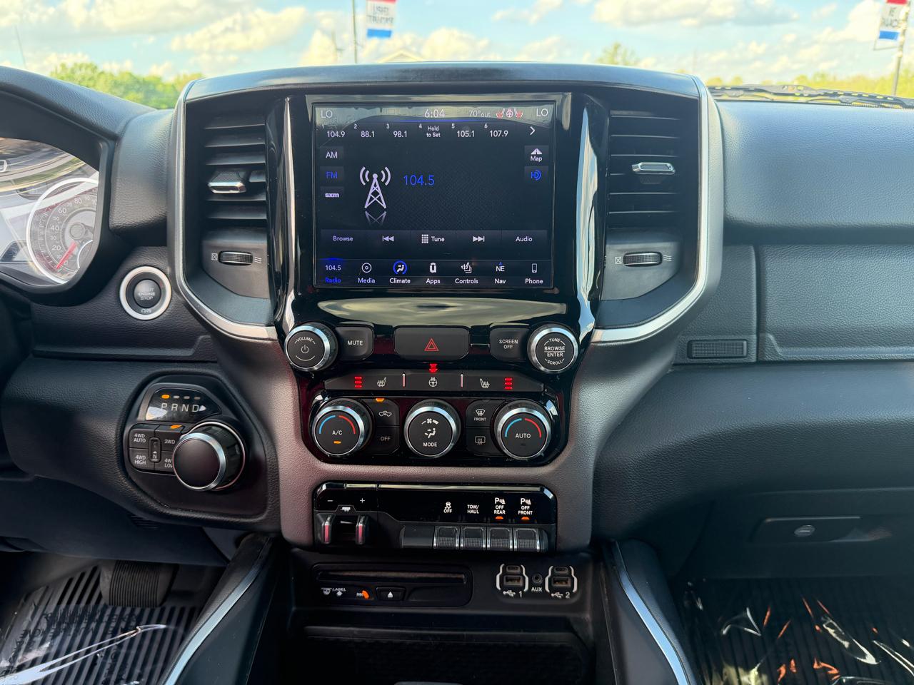 RAM 1500 Big Horn 4x4 Quad Cab 6'4" Box 2019