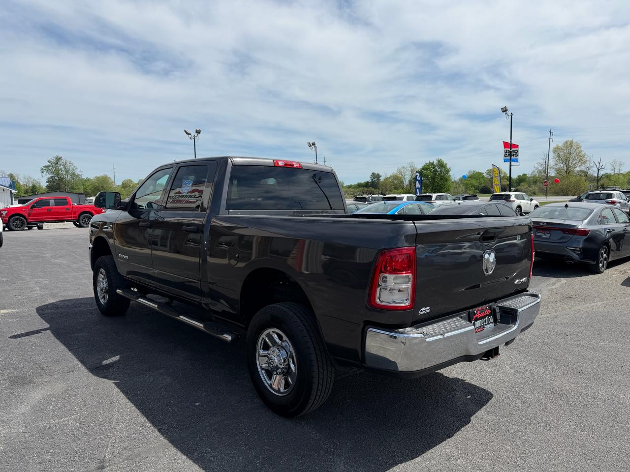 RAM 2500 Tradesman 4x4 Crew Cab 6'4" Box 2021