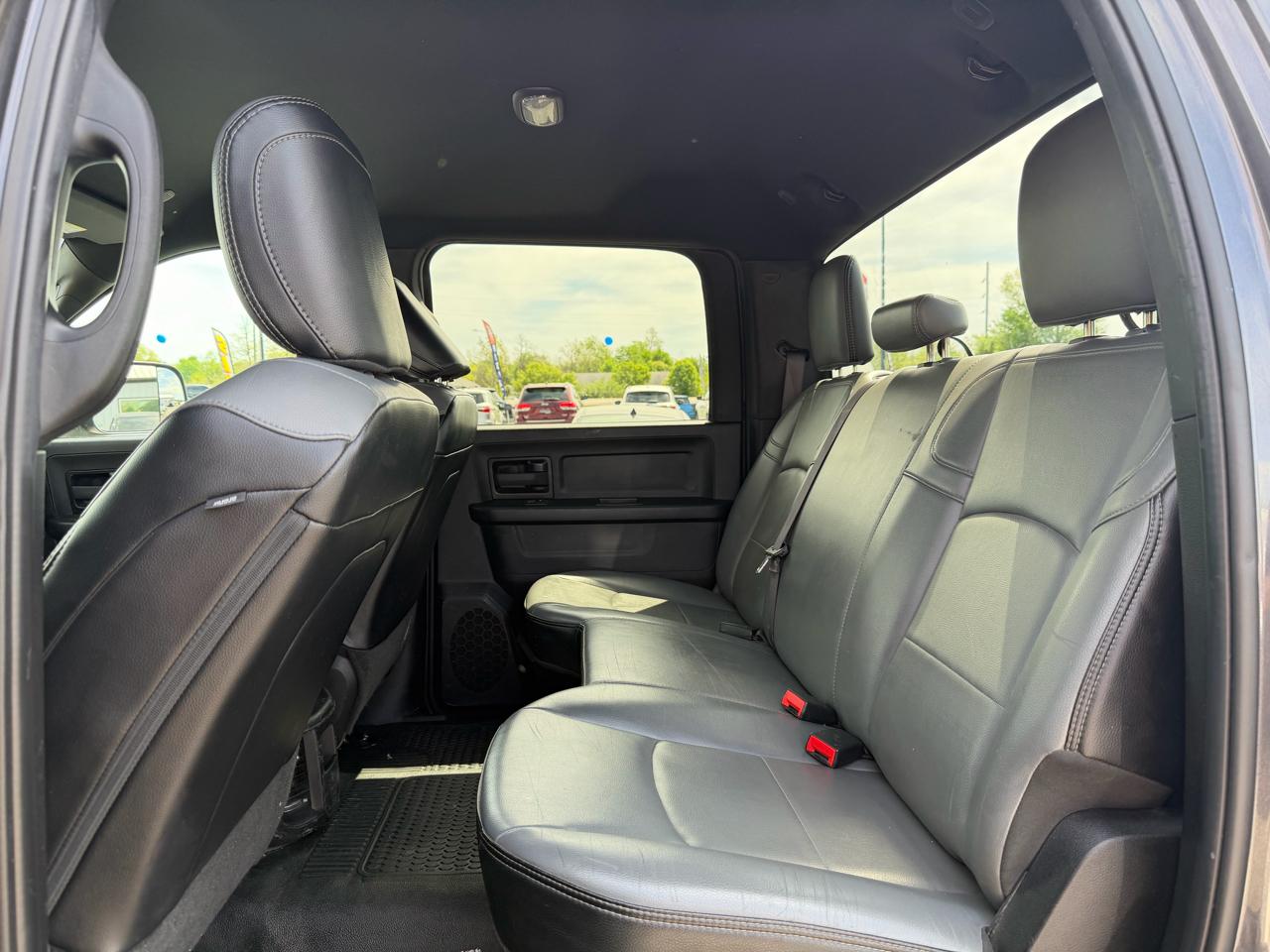 RAM 2500 Tradesman 4x4 Crew Cab 6'4" Box 2021