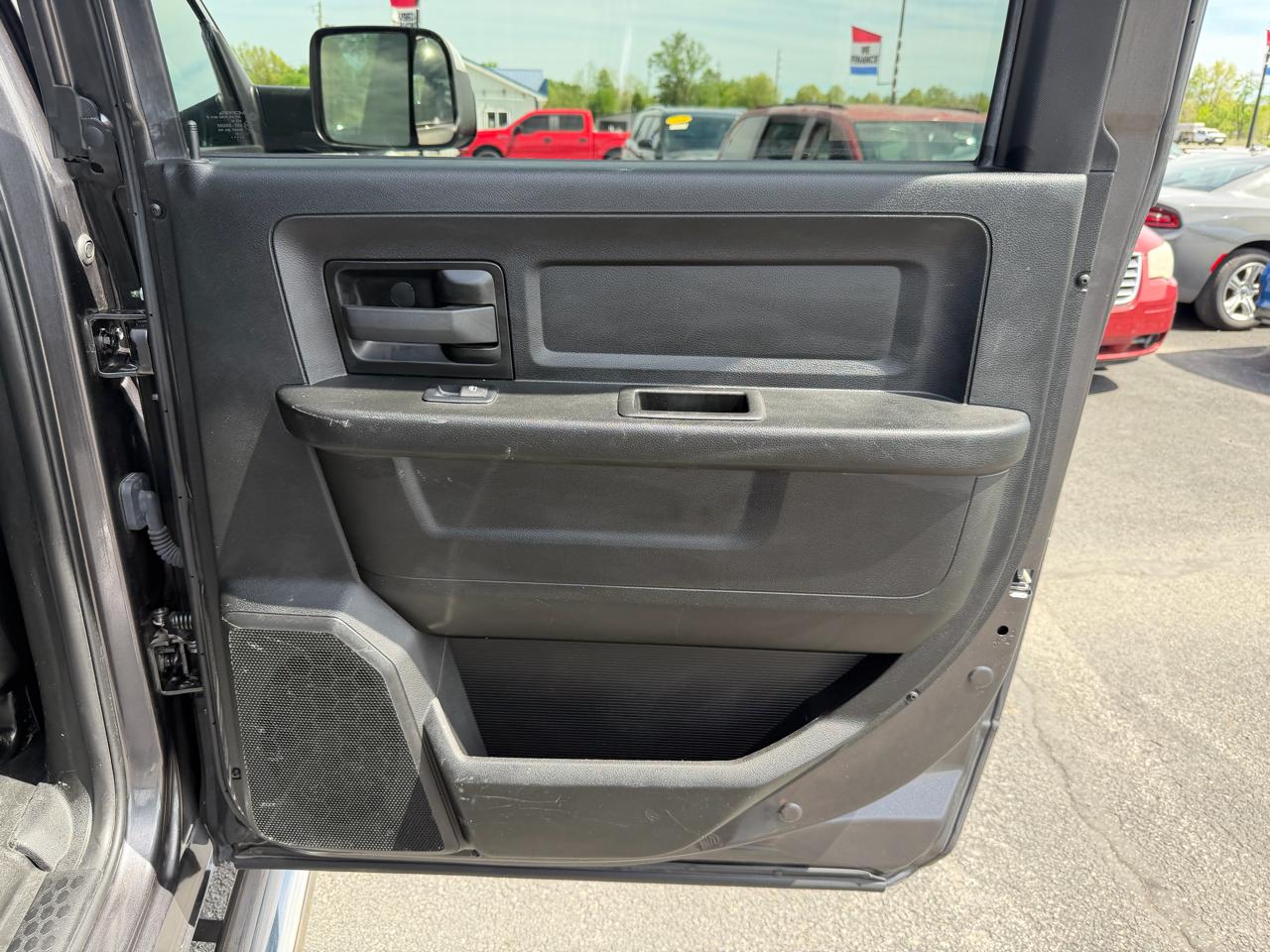 RAM 2500 Tradesman 4x4 Crew Cab 6'4" Box 2021