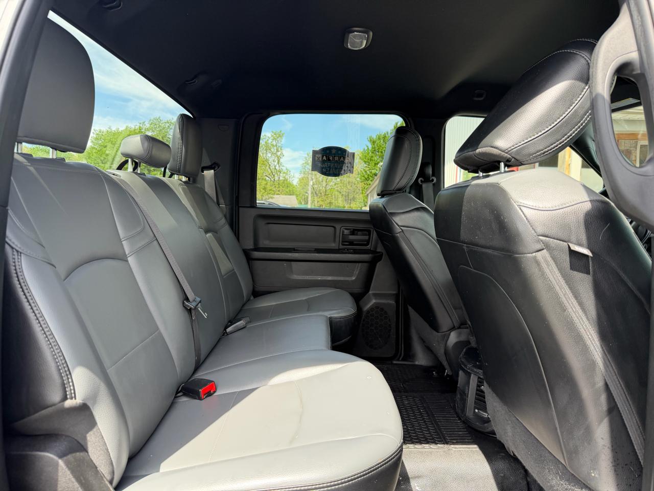 RAM 2500 Tradesman 4x4 Crew Cab 6'4" Box 2021