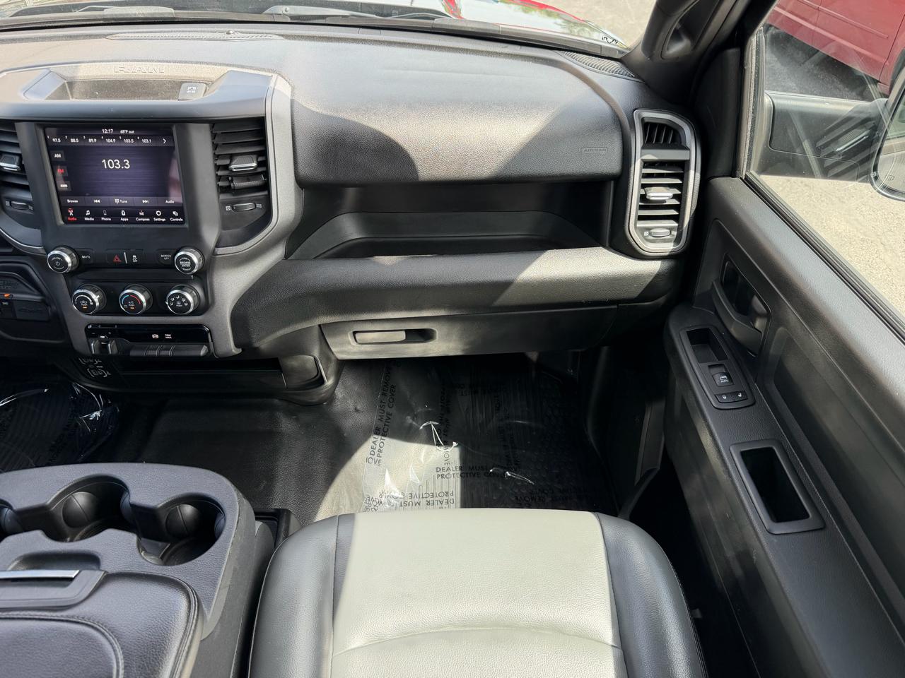 RAM 2500 Tradesman 4x4 Crew Cab 6'4" Box 2021