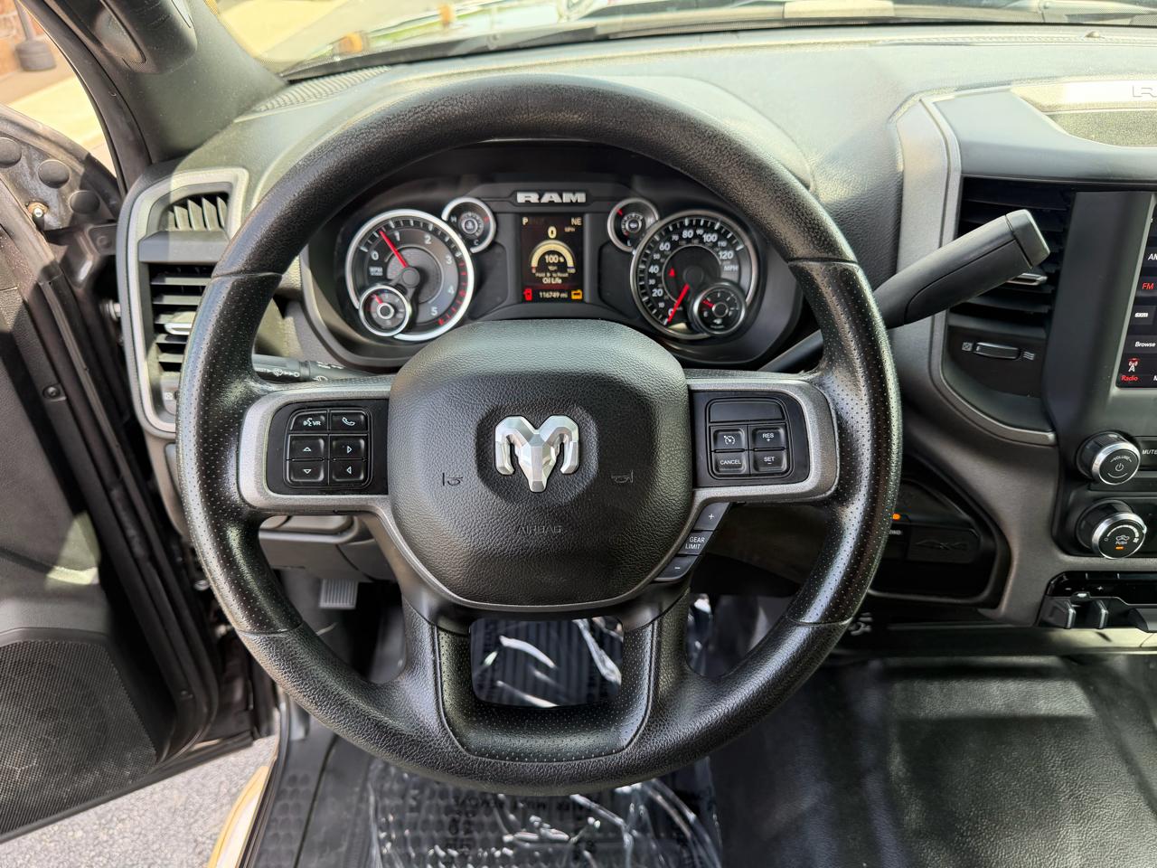 RAM 2500 Tradesman 4x4 Crew Cab 6'4" Box 2021