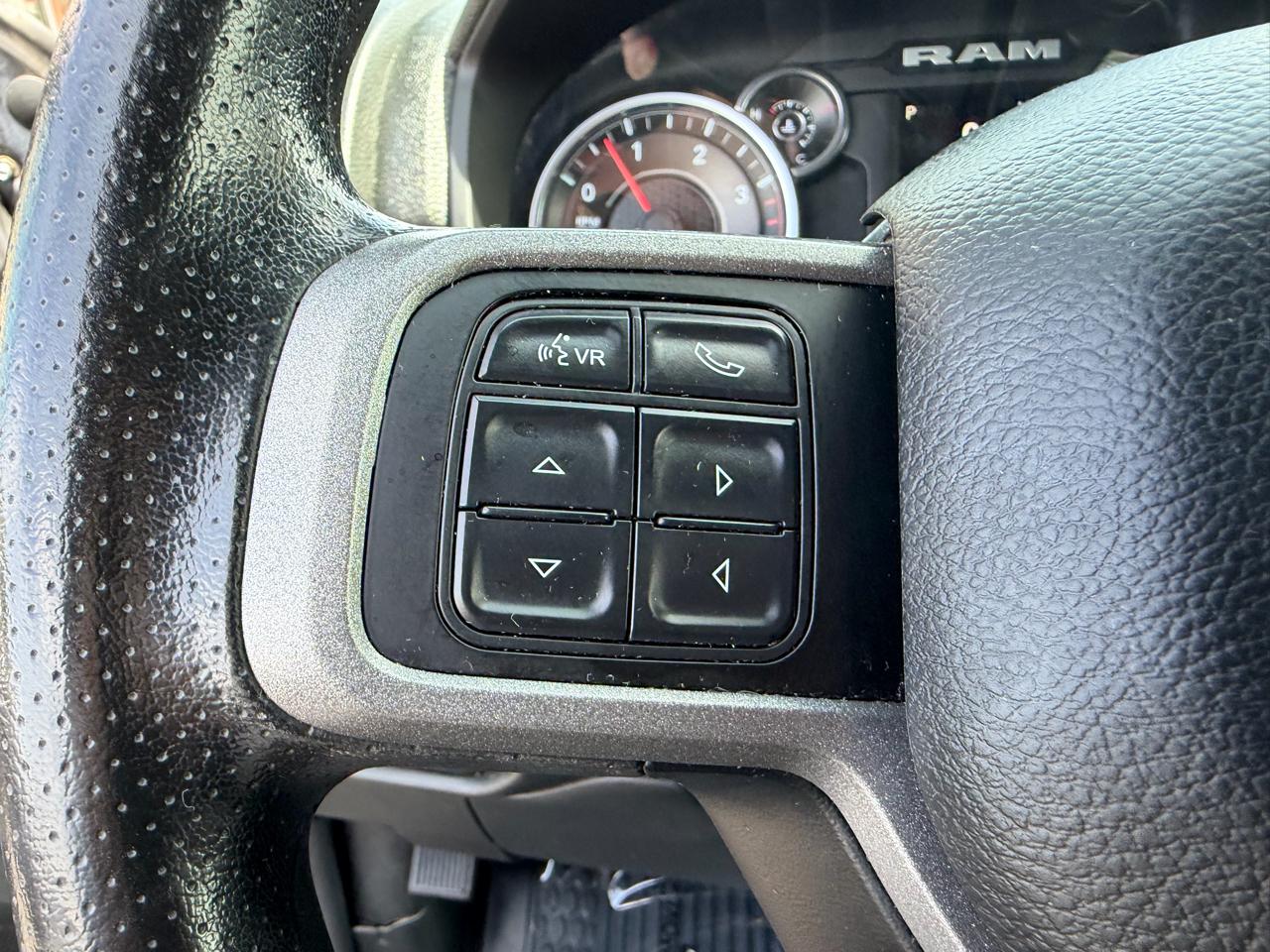 RAM 2500 Tradesman 4x4 Crew Cab 6'4" Box 2021