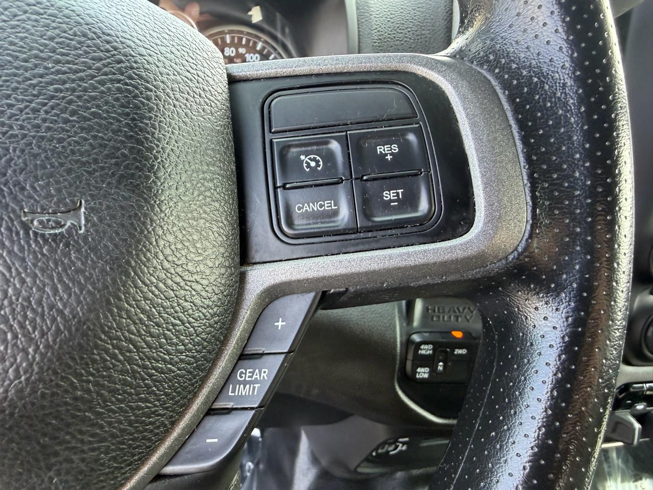 RAM 2500 Tradesman 4x4 Crew Cab 6'4" Box 2021