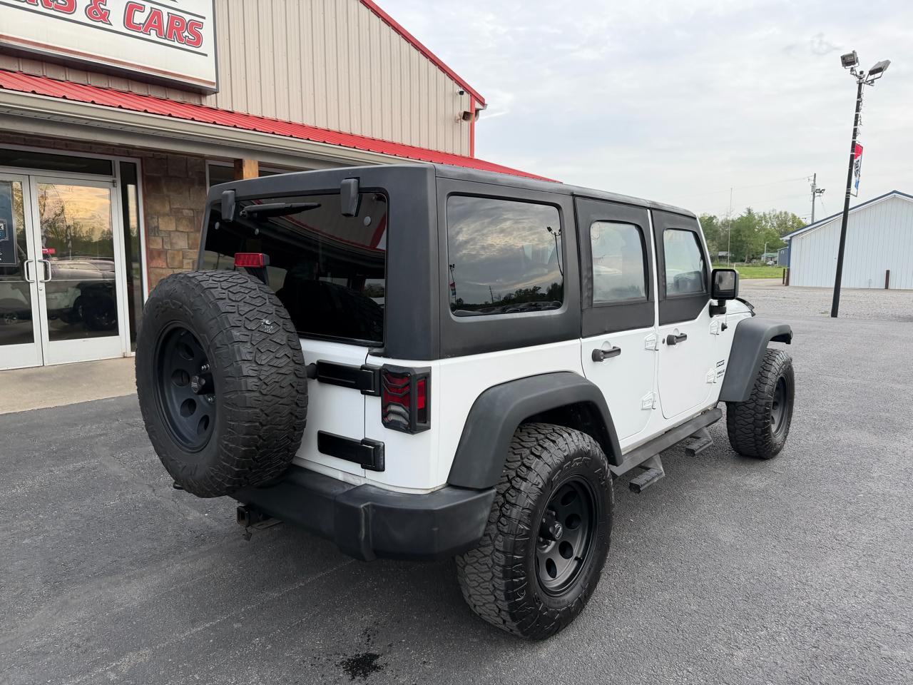 Jeep Wrangler Unlimited 4WD 4dr Sport 2016