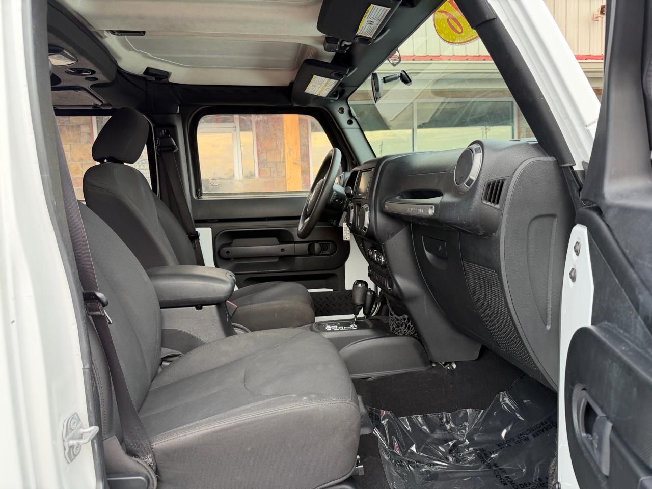 Jeep Wrangler Unlimited 4WD 4dr Sport 2016