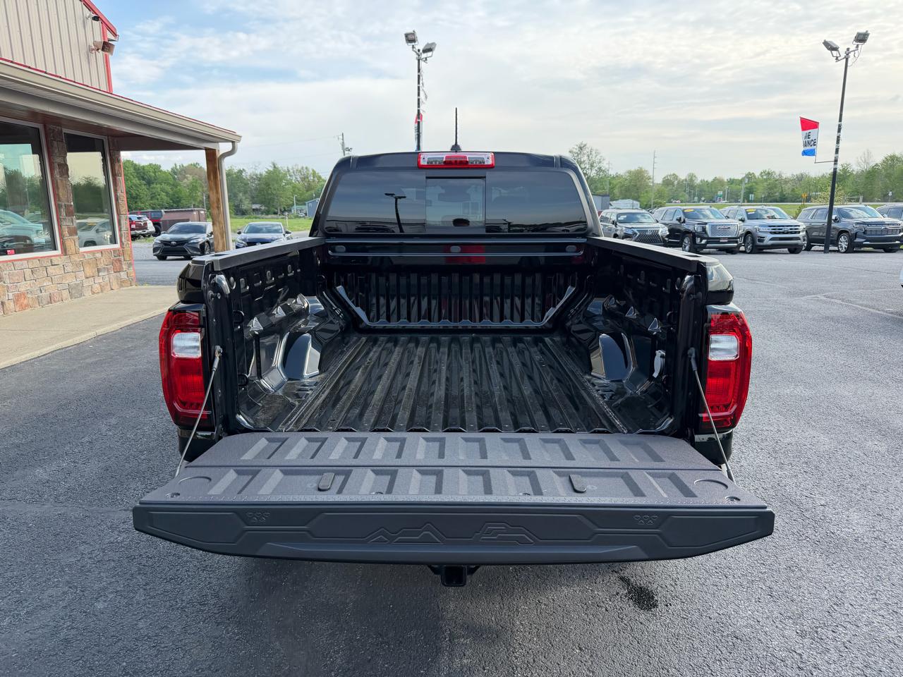 GMC Canyon 2WD Crew Cab Elevation 2024