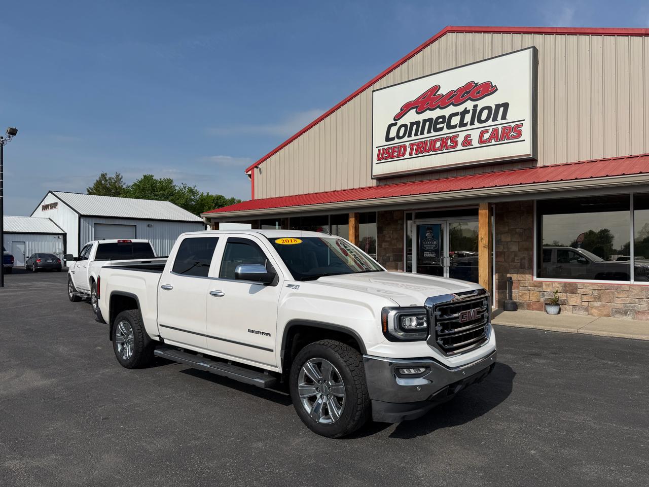 GMC Sierra 1500 4WD Crew Cab 143.5" SLT 2018