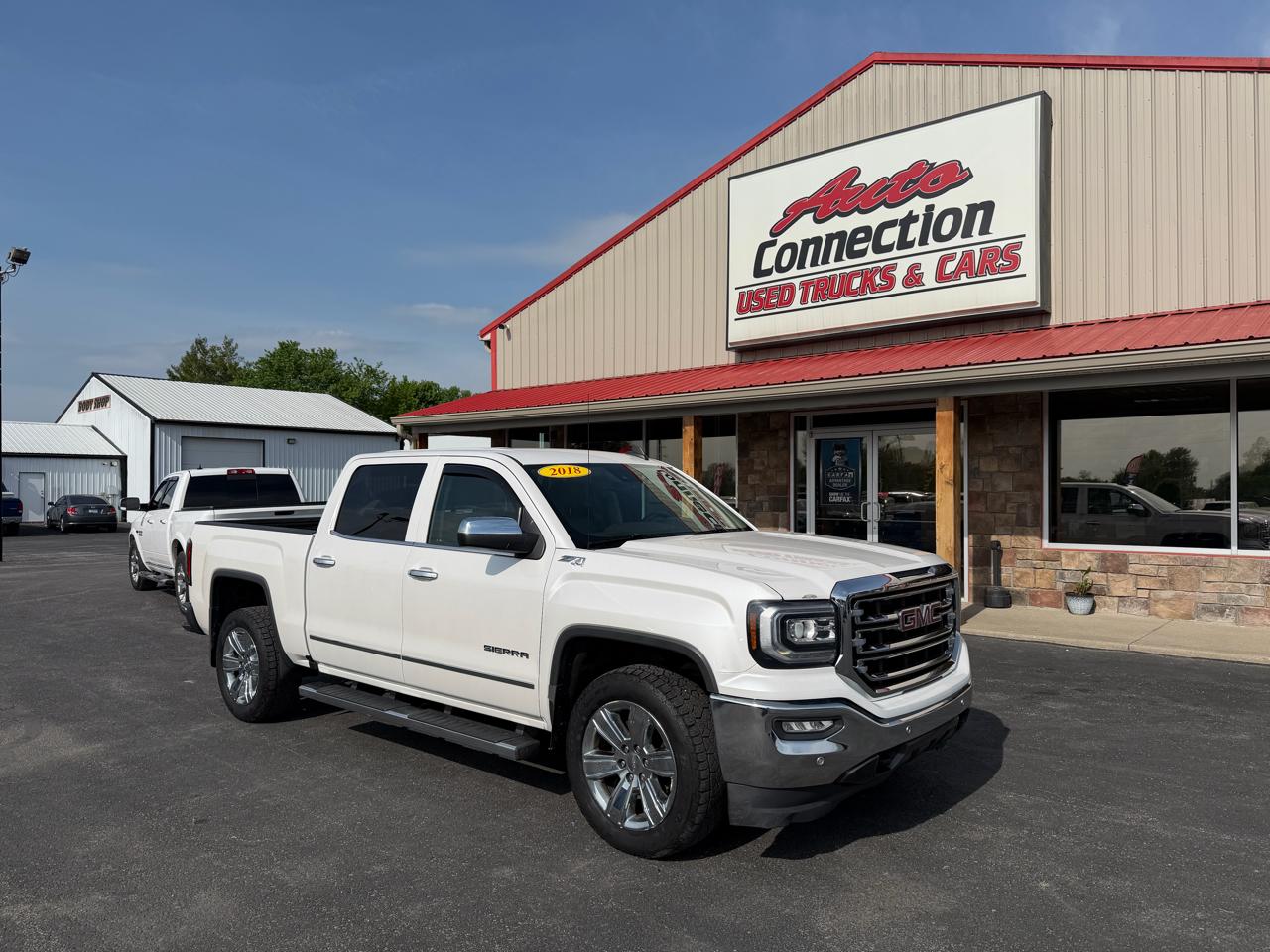 GMC Sierra 1500 4WD Crew Cab 143.5" SLT 2018
