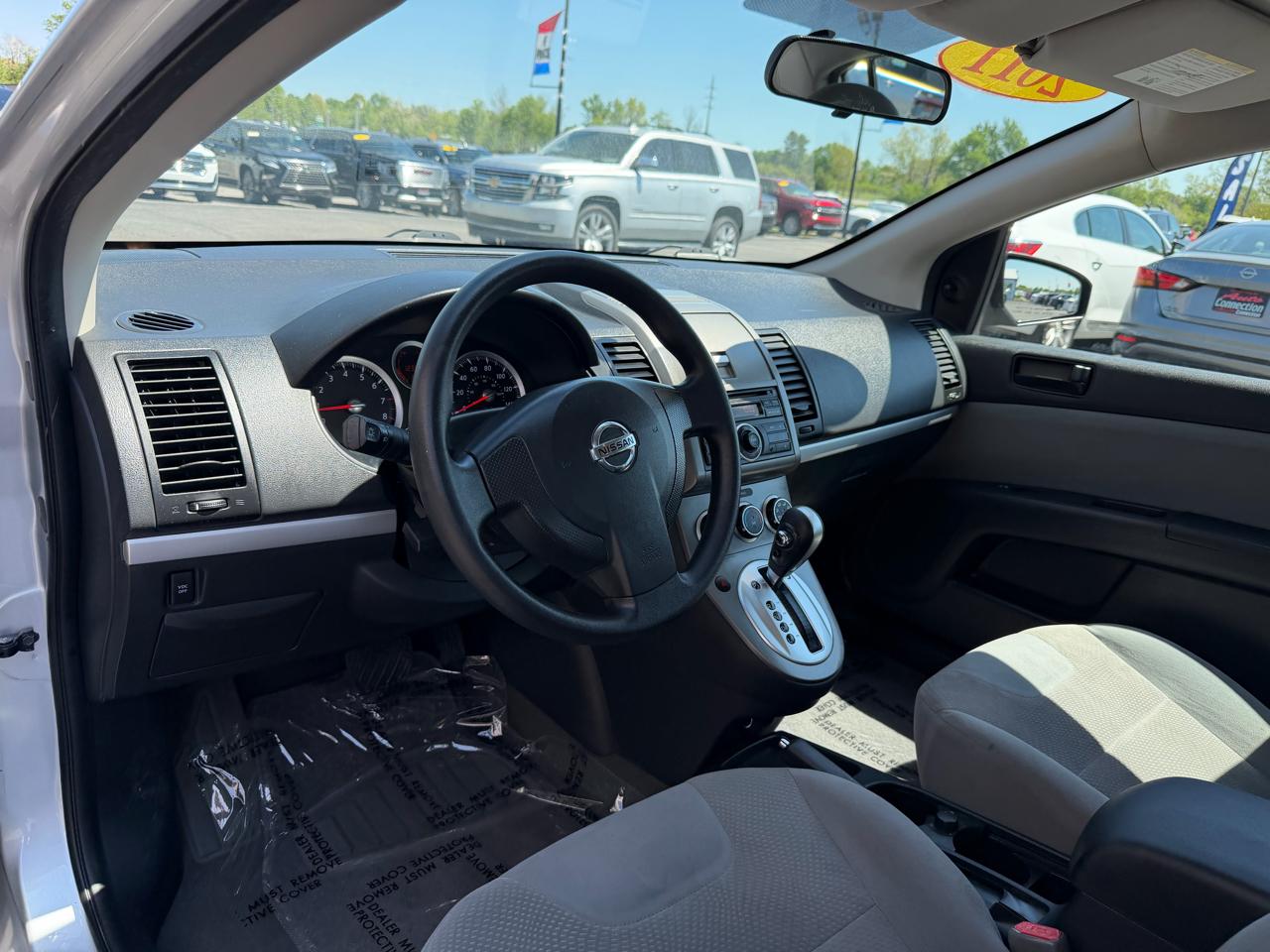 Nissan Sentra 4dr Sdn I4 CVT 2.0 2011