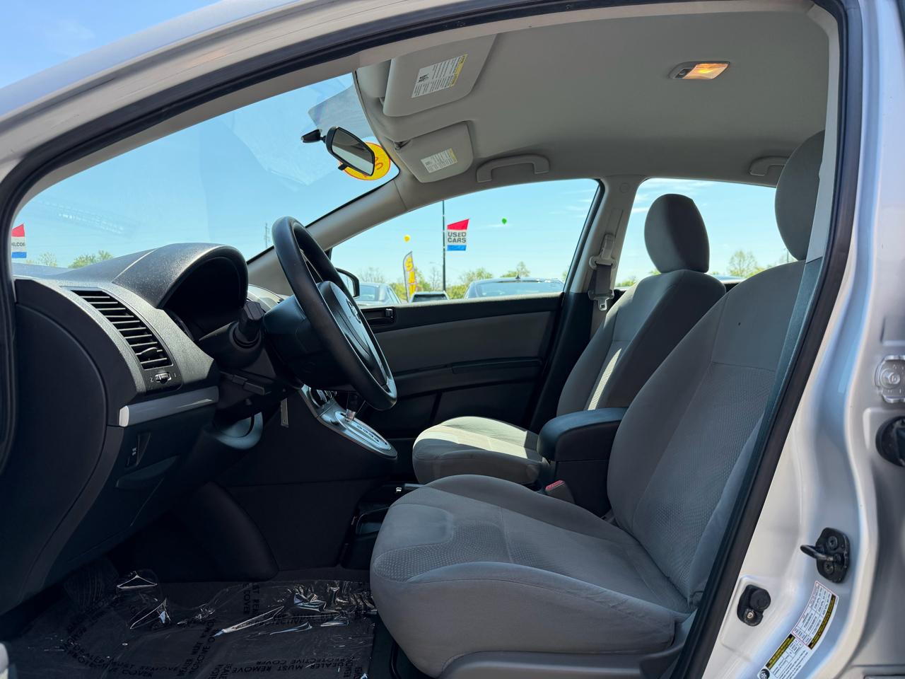 Nissan Sentra 4dr Sdn I4 CVT 2.0 2011