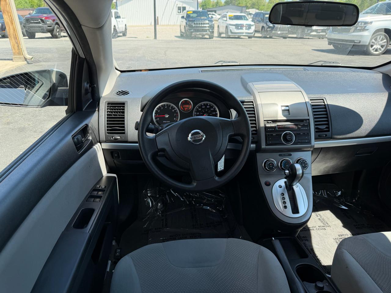 Nissan Sentra 4dr Sdn I4 CVT 2.0 2011