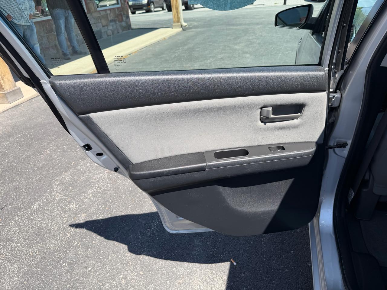 Nissan Sentra 4dr Sdn I4 CVT 2.0 2011