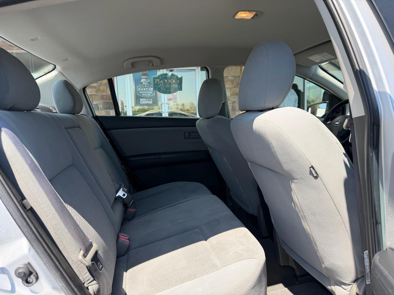 Nissan Sentra 4dr Sdn I4 CVT 2.0 2011