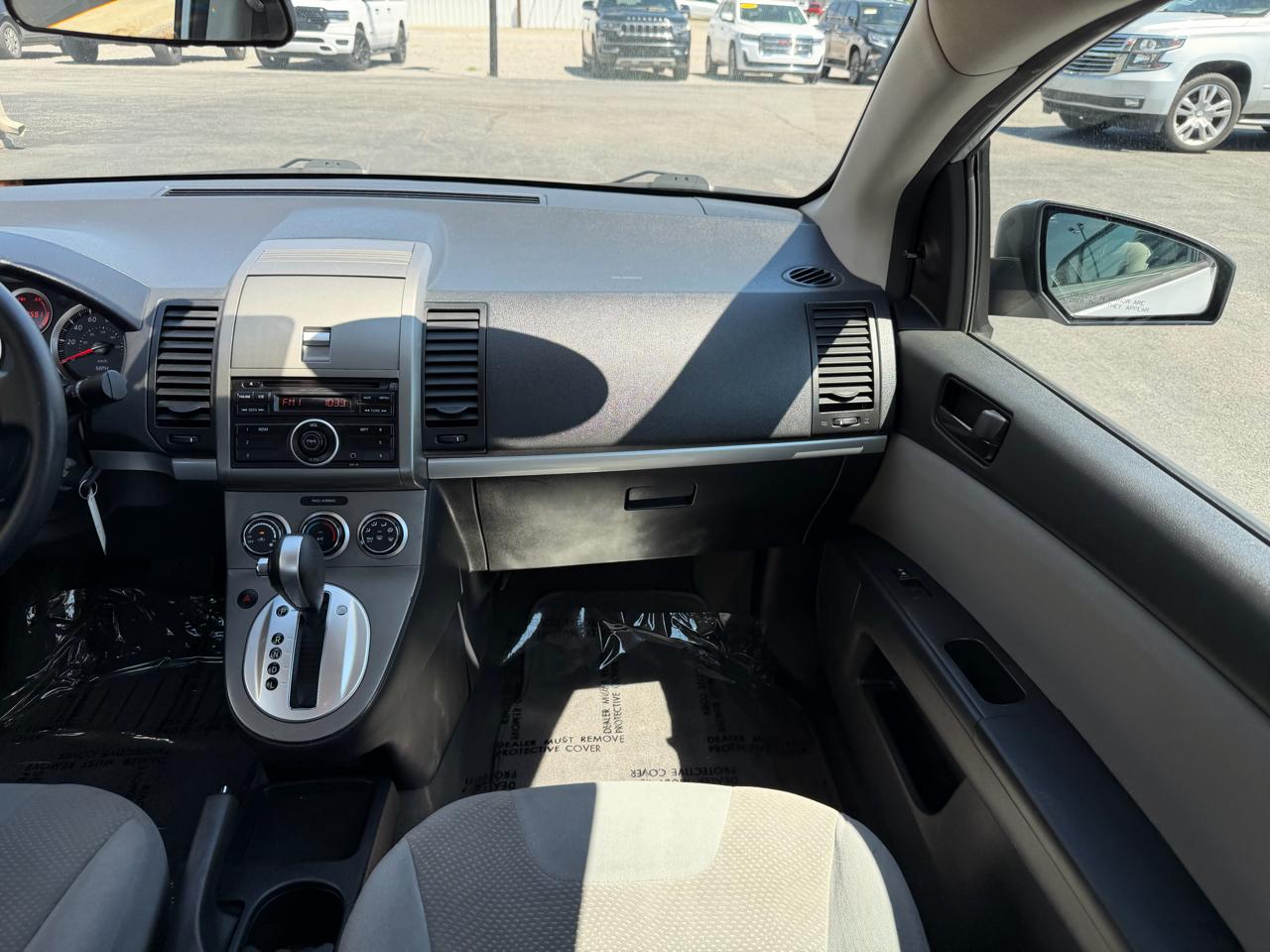 Nissan Sentra 4dr Sdn I4 CVT 2.0 2011