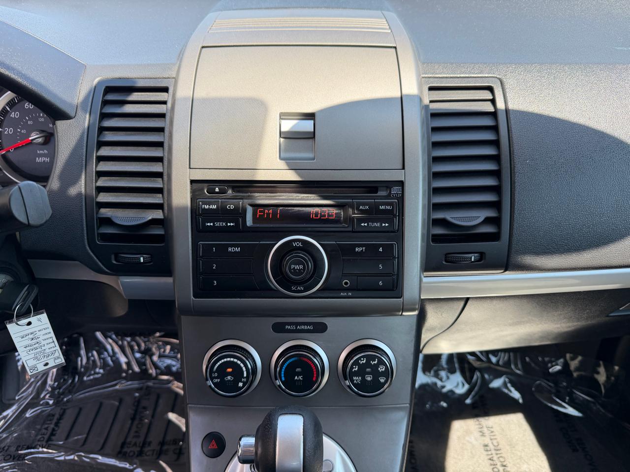 Nissan Sentra 4dr Sdn I4 CVT 2.0 2011