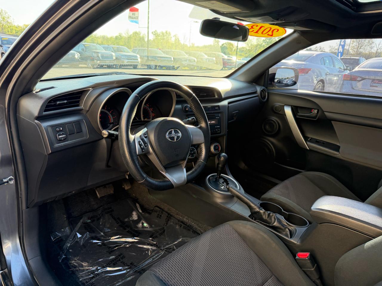 Scion tC 2dr HB Man (Natl) 2013