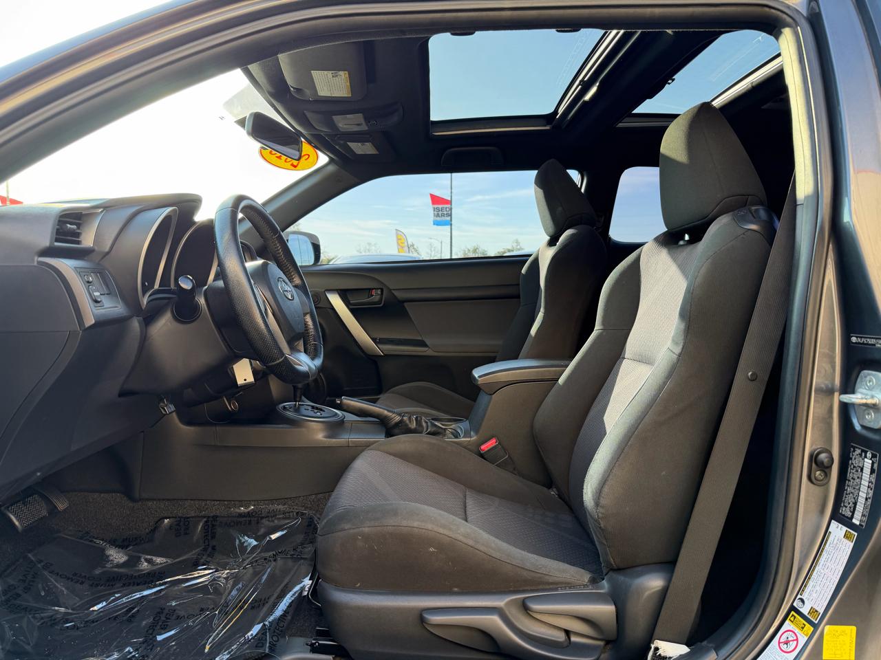 Scion tC 2dr HB Man (Natl) 2013