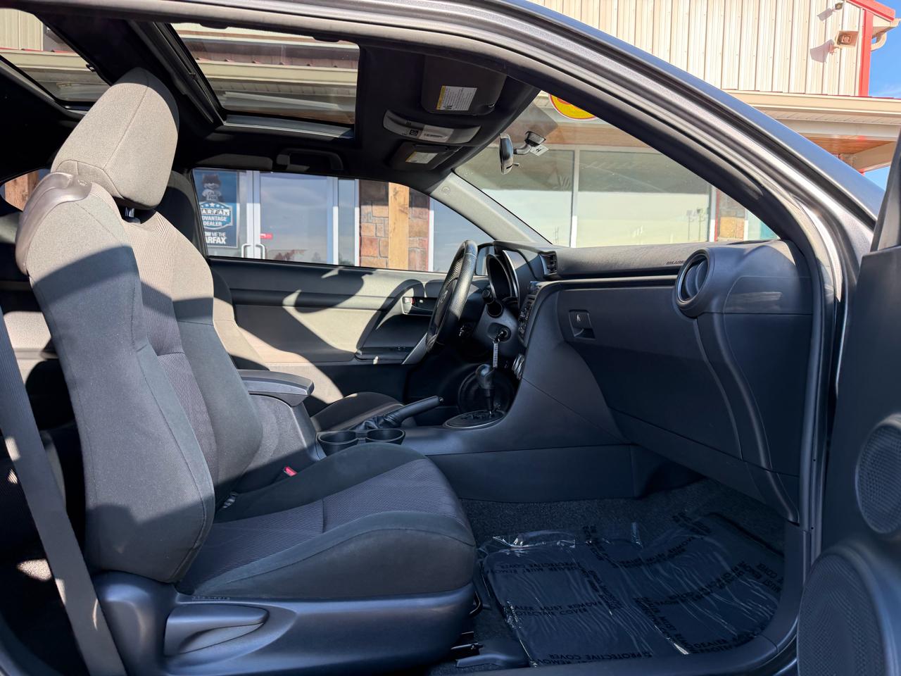 Scion tC 2dr HB Man (Natl) 2013