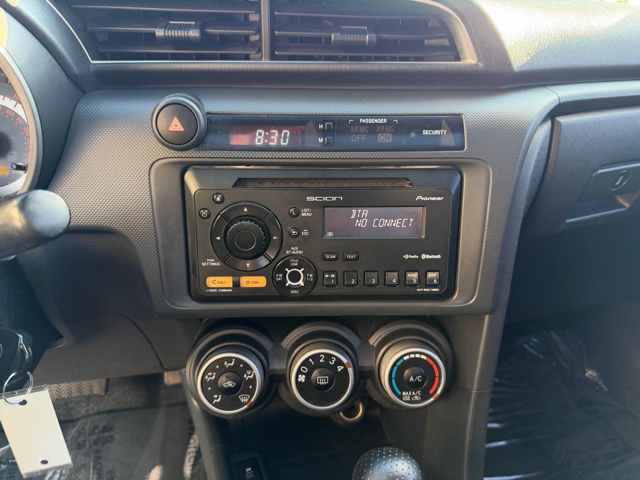 Scion tC 2dr HB Man (Natl) 2013