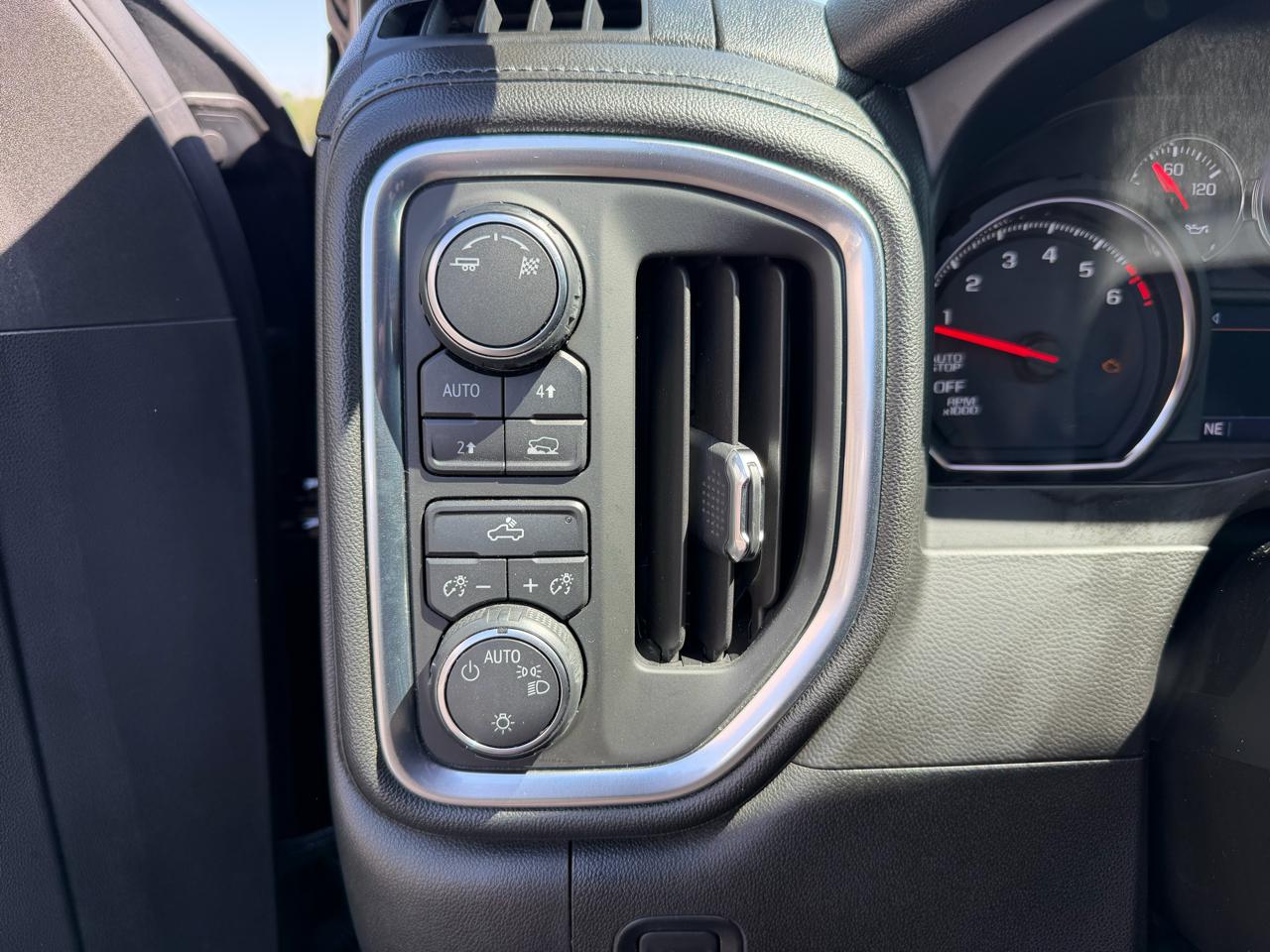 Chevrolet Silverado 1500 4WD Double Cab 147" LT 2019