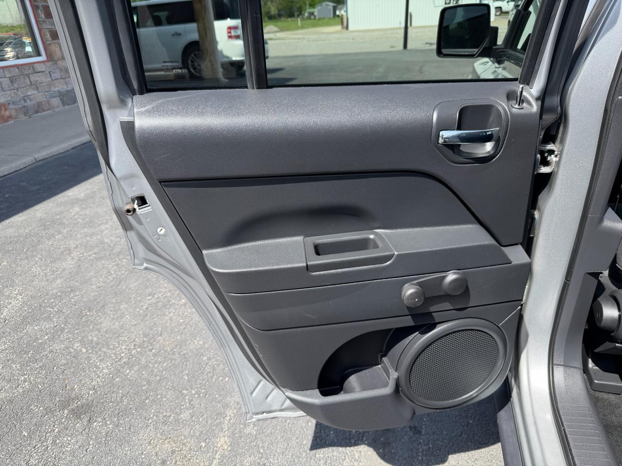 Jeep Patriot FWD 4dr Altitude 2014