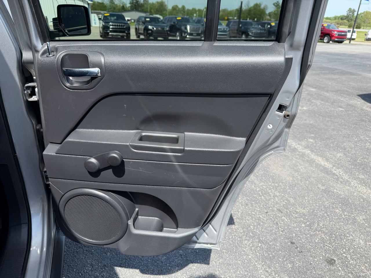 Jeep Patriot FWD 4dr Altitude 2014