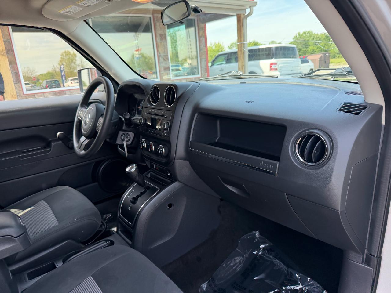 Jeep Patriot FWD 4dr Altitude 2014