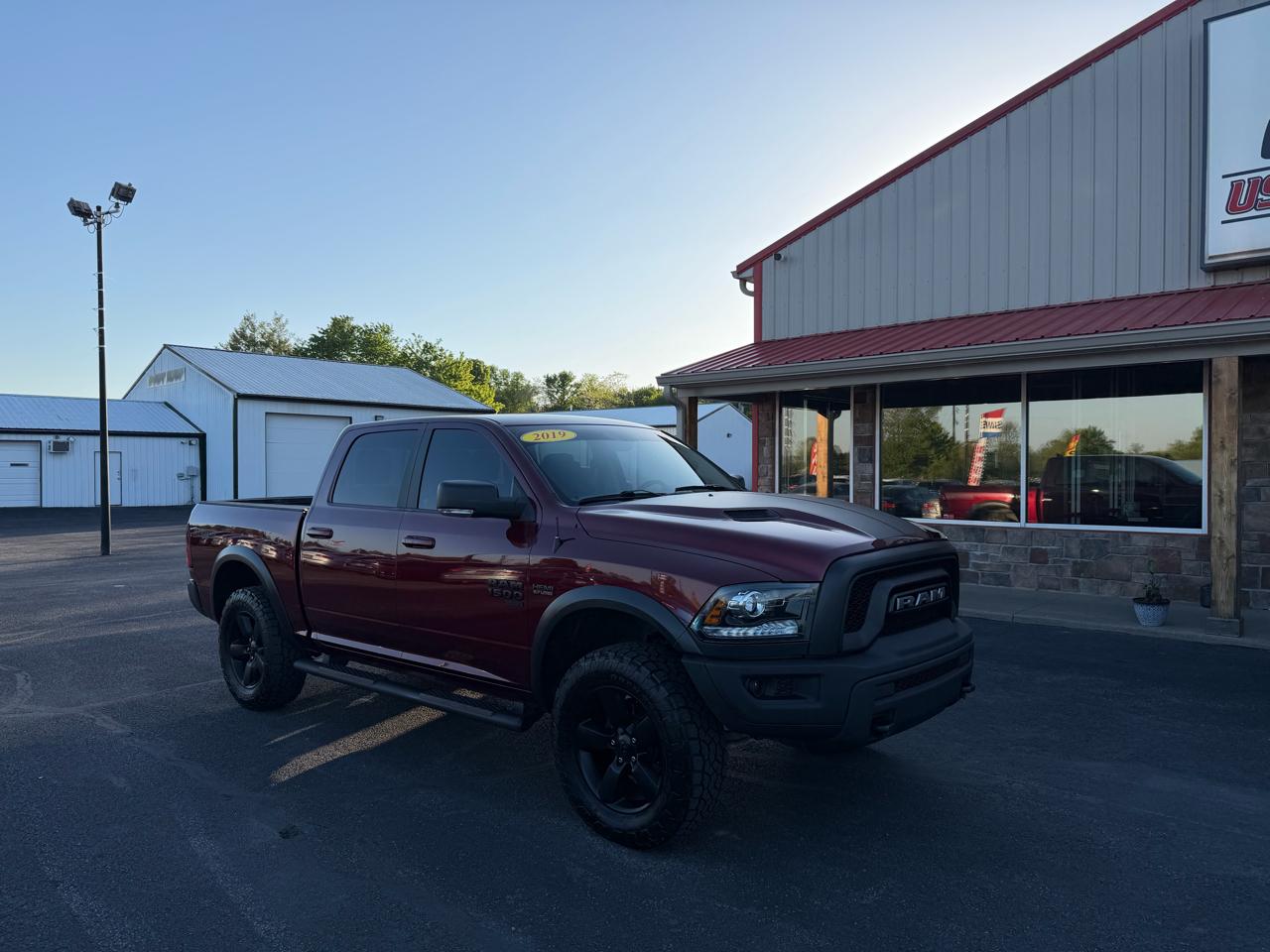 RAM 1500 Classic Warlock 4x4 Crew Cab 5'7" Box 2019