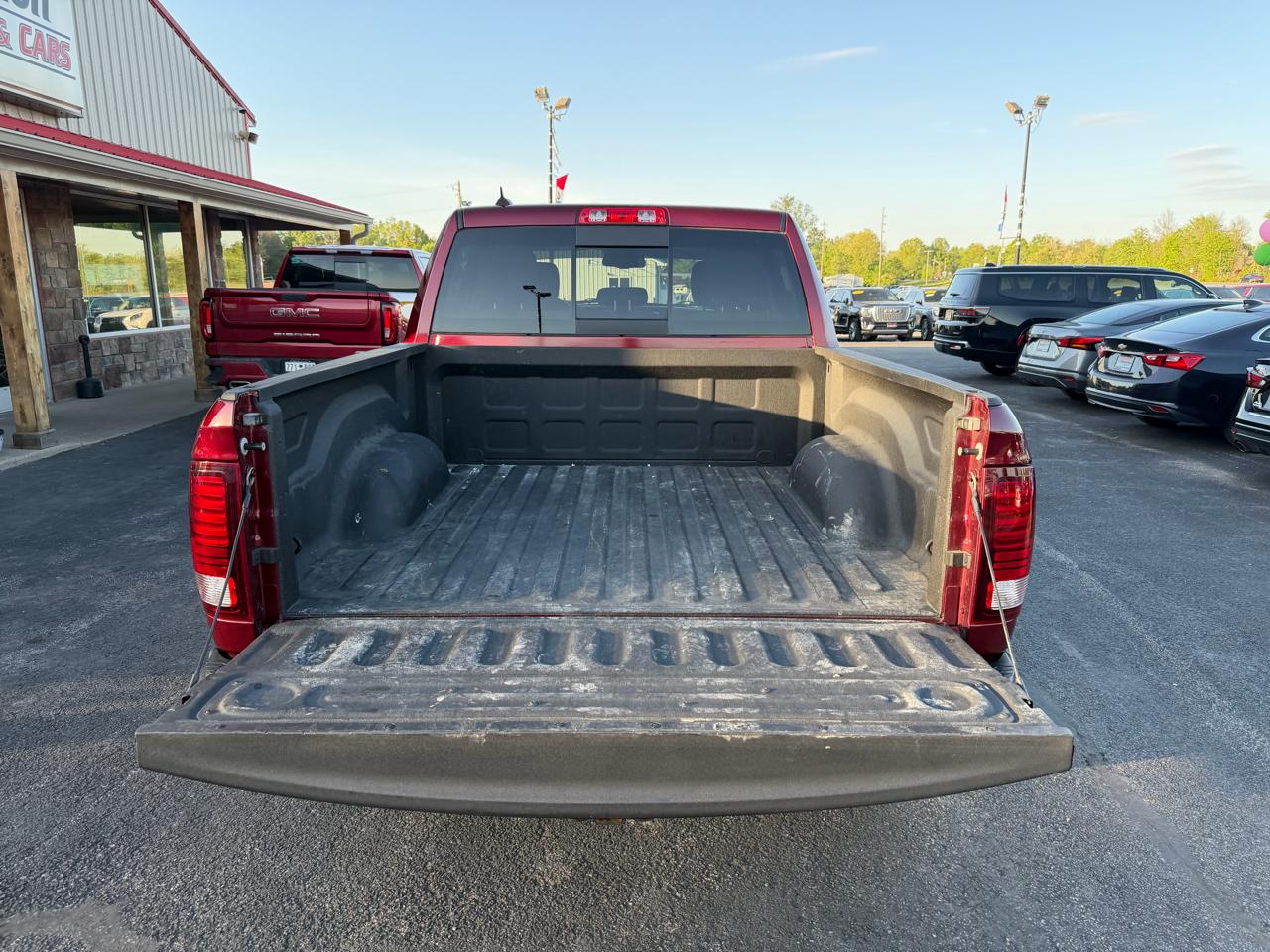 RAM 1500 Classic Warlock 4x4 Crew Cab 5'7" Box 2019