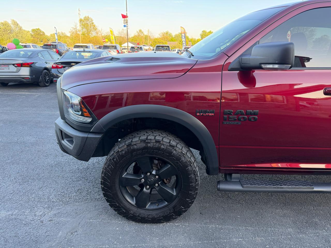RAM 1500 Classic Warlock 4x4 Crew Cab 5'7" Box 2019