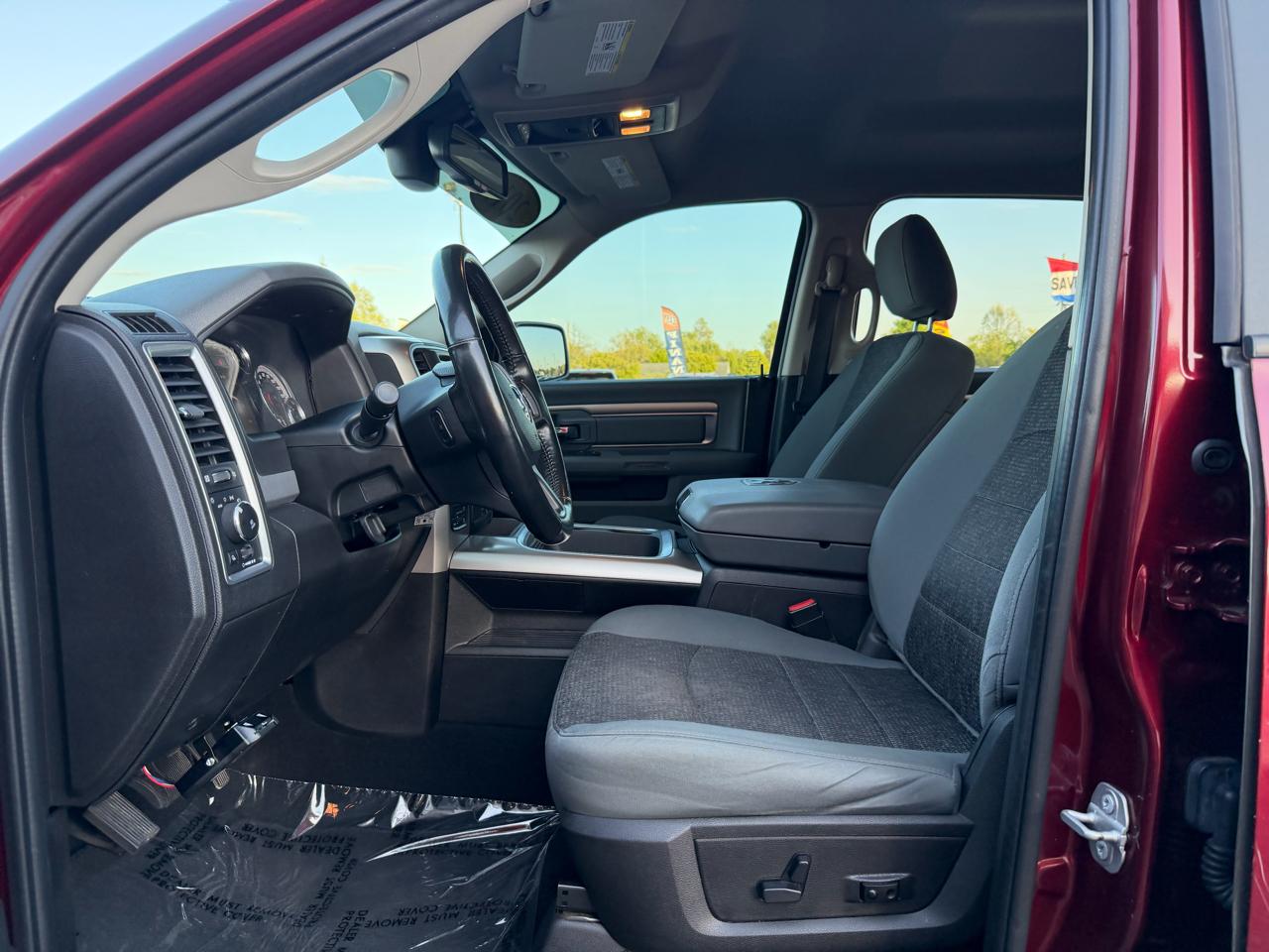 RAM 1500 Classic Warlock 4x4 Crew Cab 5'7" Box 2019