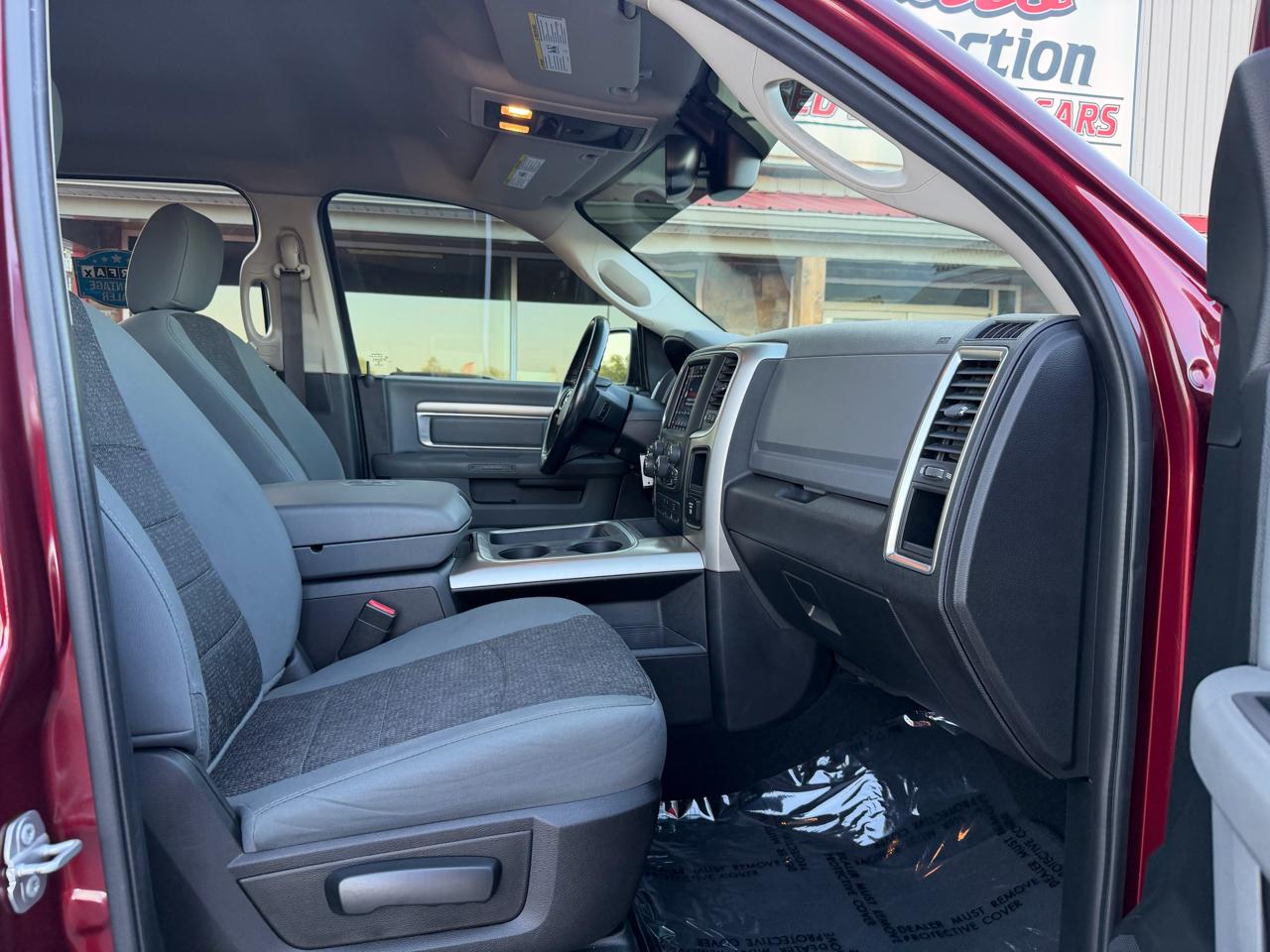 RAM 1500 Classic Warlock 4x4 Crew Cab 5'7" Box 2019