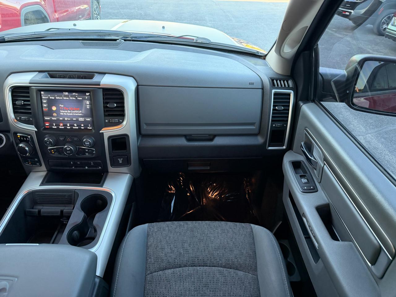 RAM 1500 Classic Warlock 4x4 Crew Cab 5'7" Box 2019