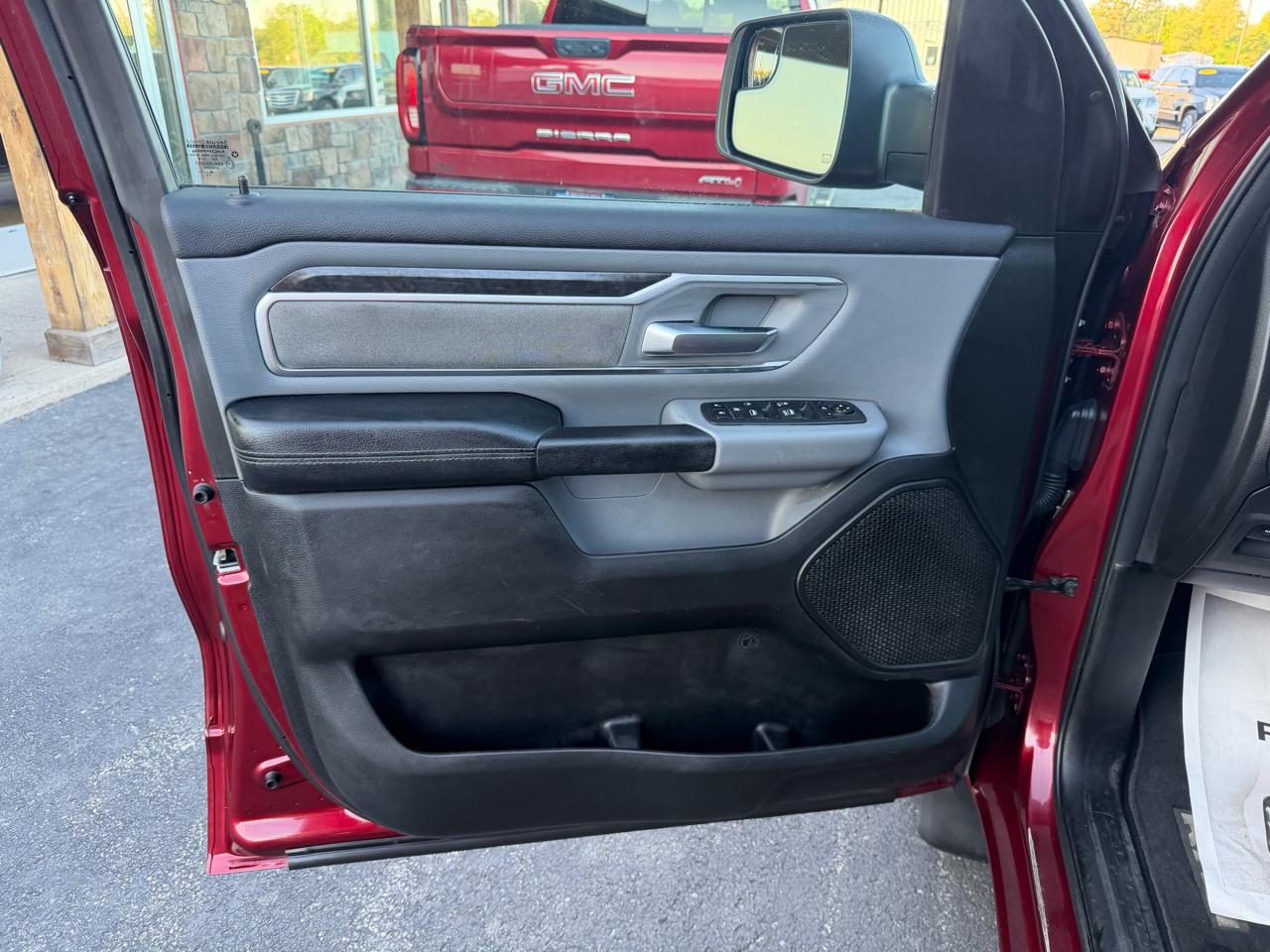 RAM 1500 Big Horn/Lone Star 4x4 Crew Cab 5'7" Box 2019