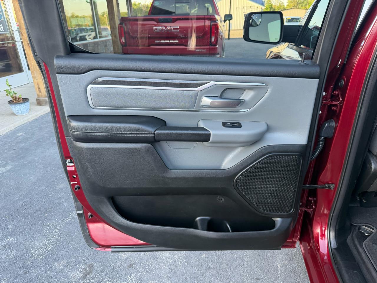 RAM 1500 Big Horn/Lone Star 4x4 Crew Cab 5'7" Box 2019