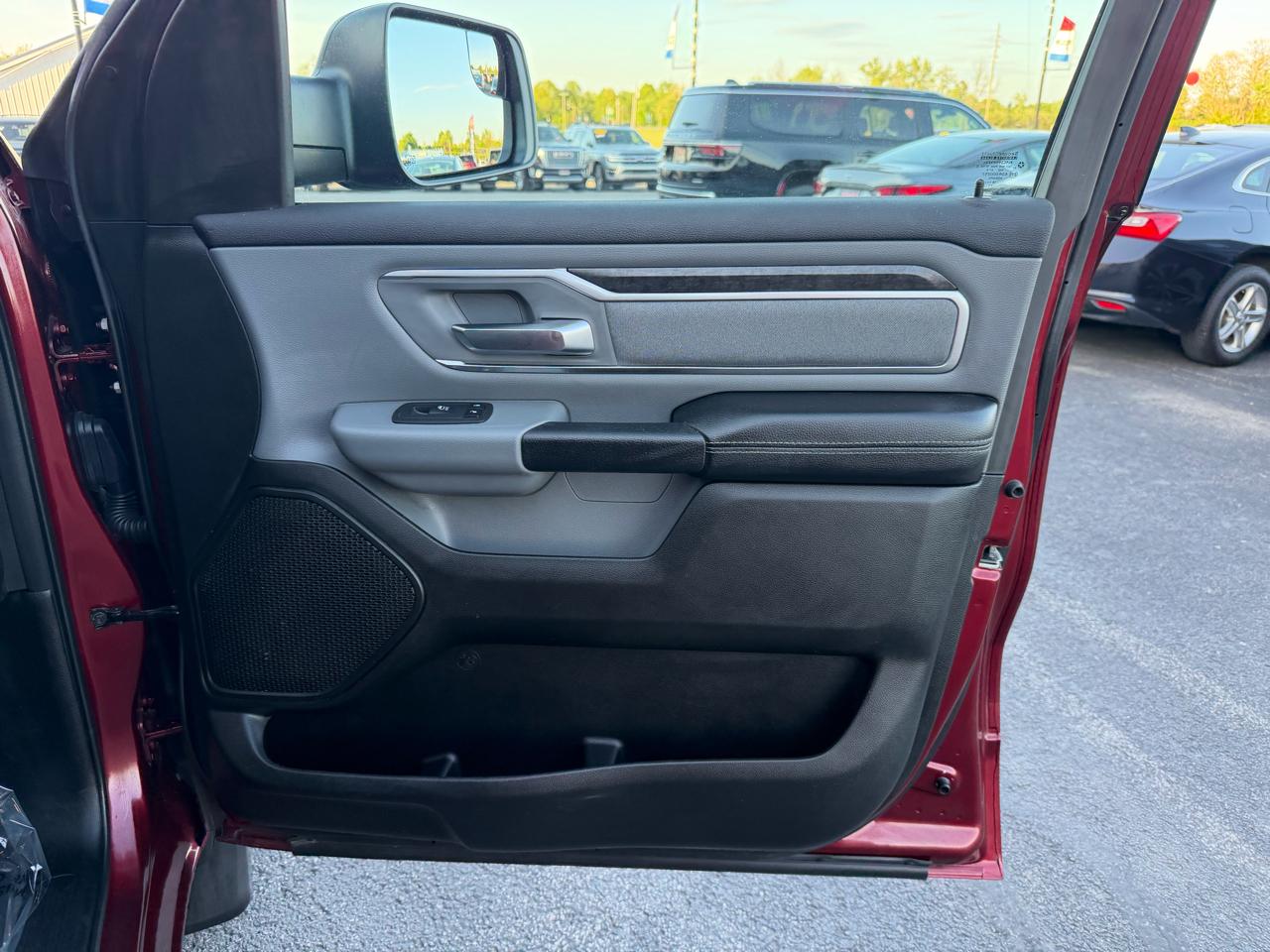 RAM 1500 Big Horn/Lone Star 4x4 Crew Cab 5'7" Box 2019