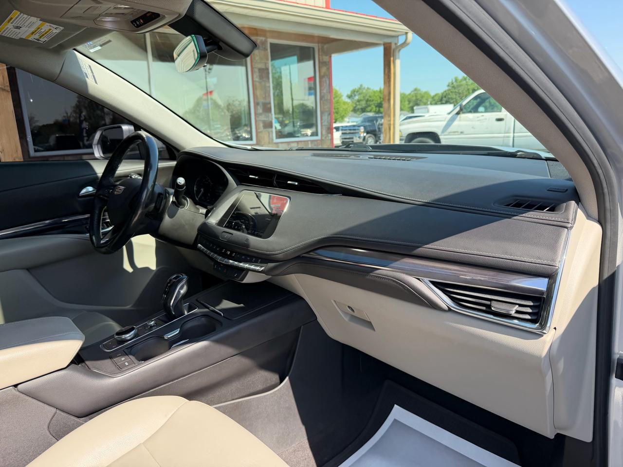 Cadillac XT4 AWD 4dr Luxury 2019