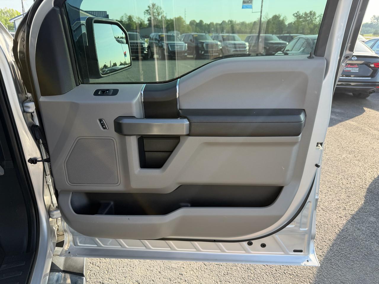 Ford F-150 4WD SuperCrew 139" XLT 2017