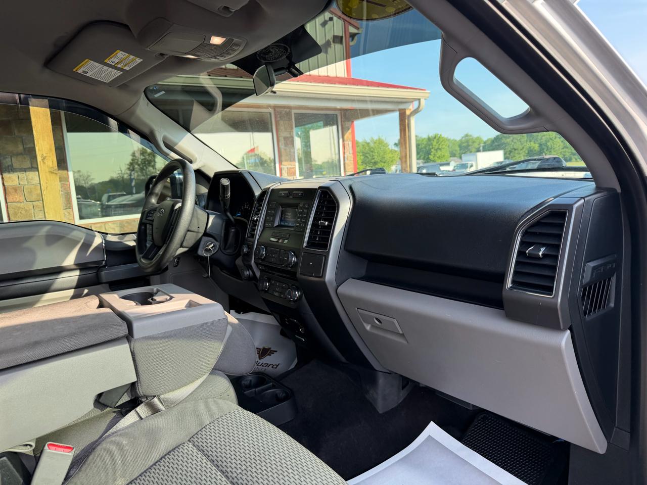 Ford F-150 4WD SuperCrew 139" XLT 2017