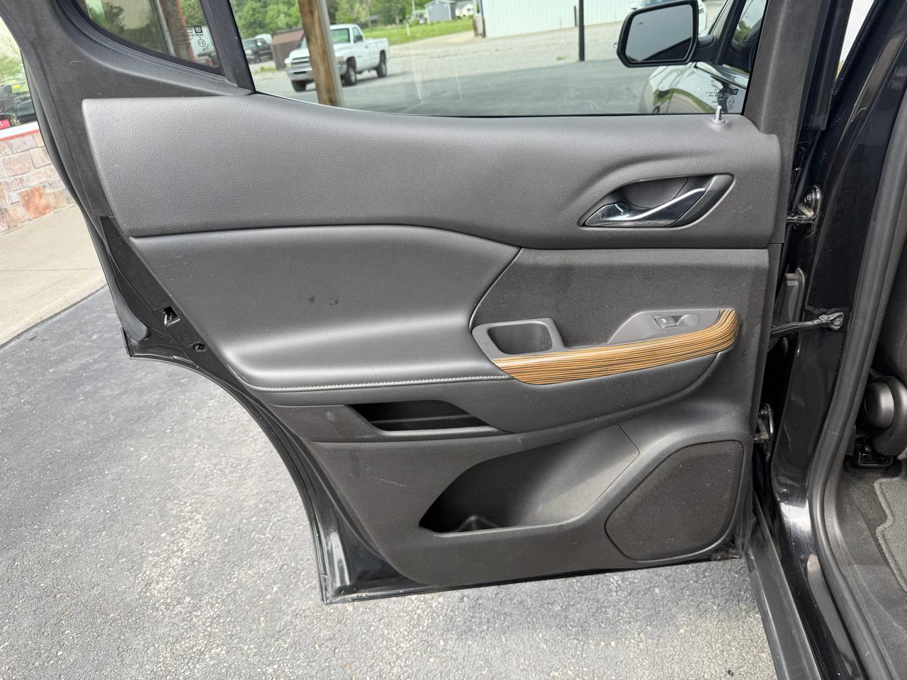 GMC Acadia FWD 4dr SLE 2022