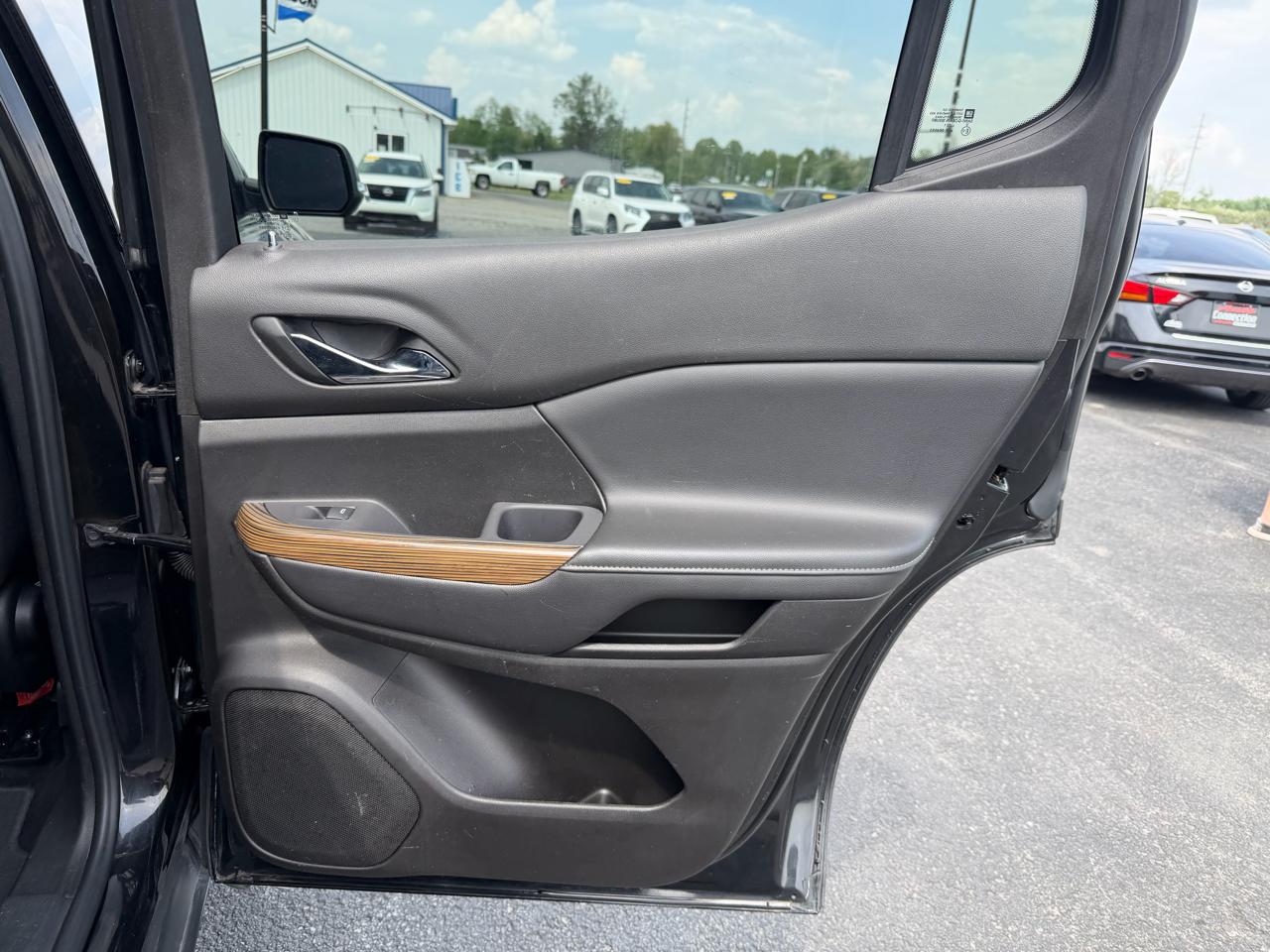 GMC Acadia FWD 4dr SLE 2022