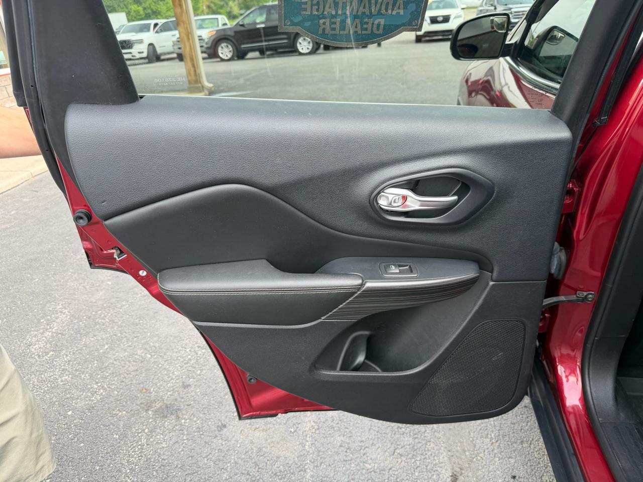 Jeep Cherokee 4WD 4dr Limited 2016