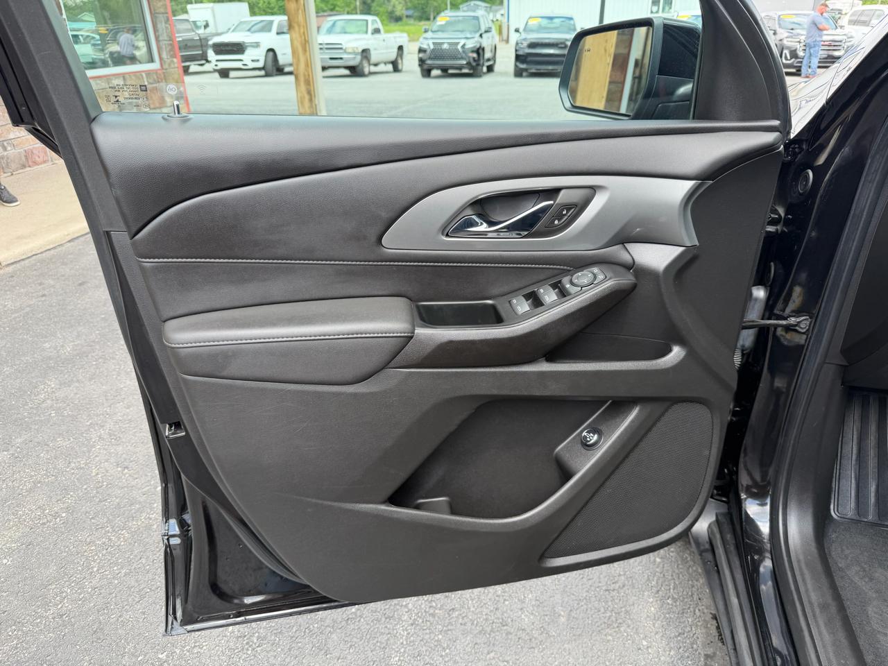 Chevrolet Traverse AWD 4dr LT Cloth w/1LT 2023