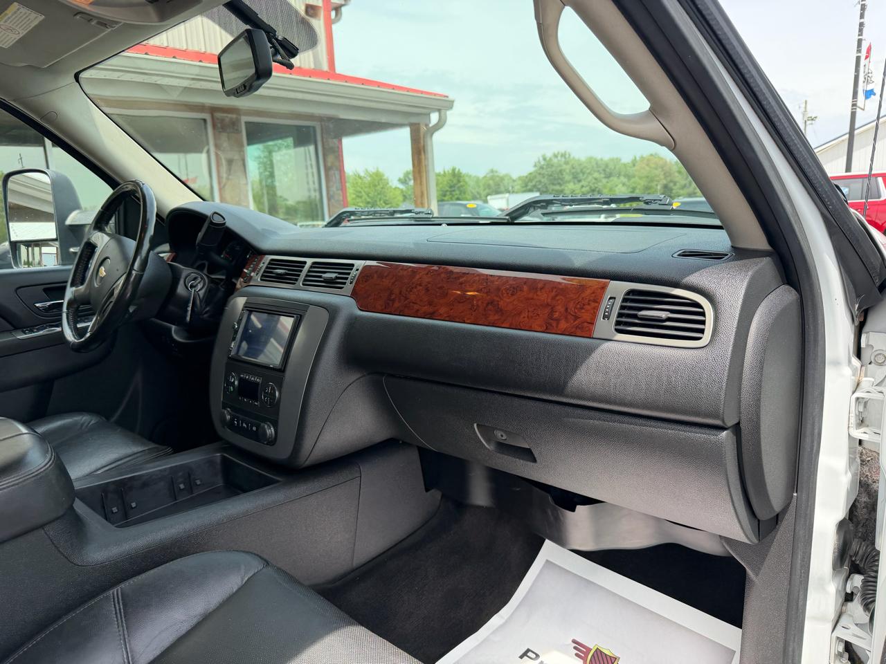 Chevrolet Silverado 3500HD 4WD Crew Cab 167.7" LTZ 2013