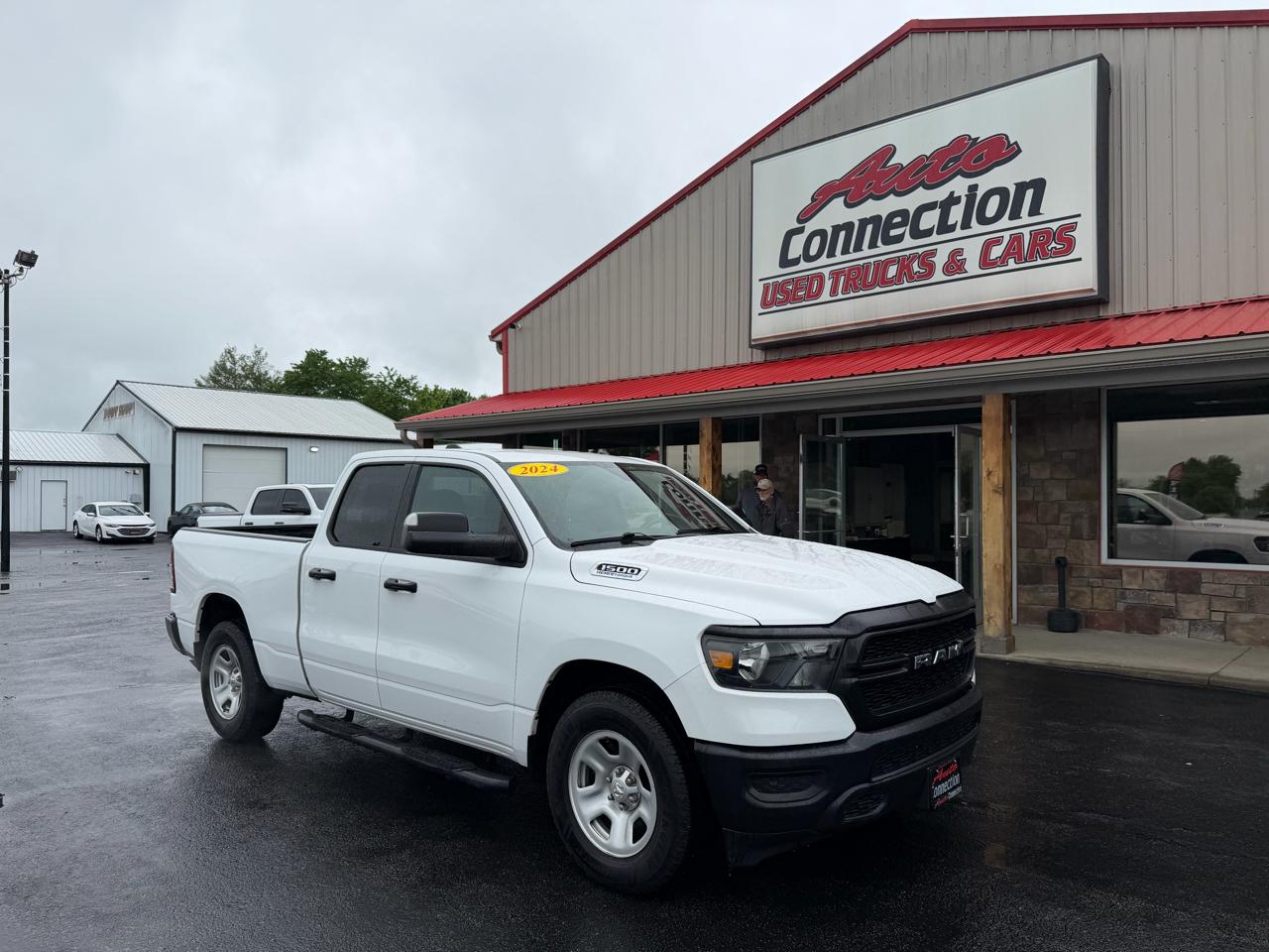 RAM 1500 2WD Quad Cab 140.5" Tradesman 2024